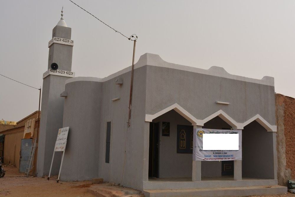 Picture of Building the mosque of Khalifa Salem Hadi Al-Mansoori - may God have mercy on him