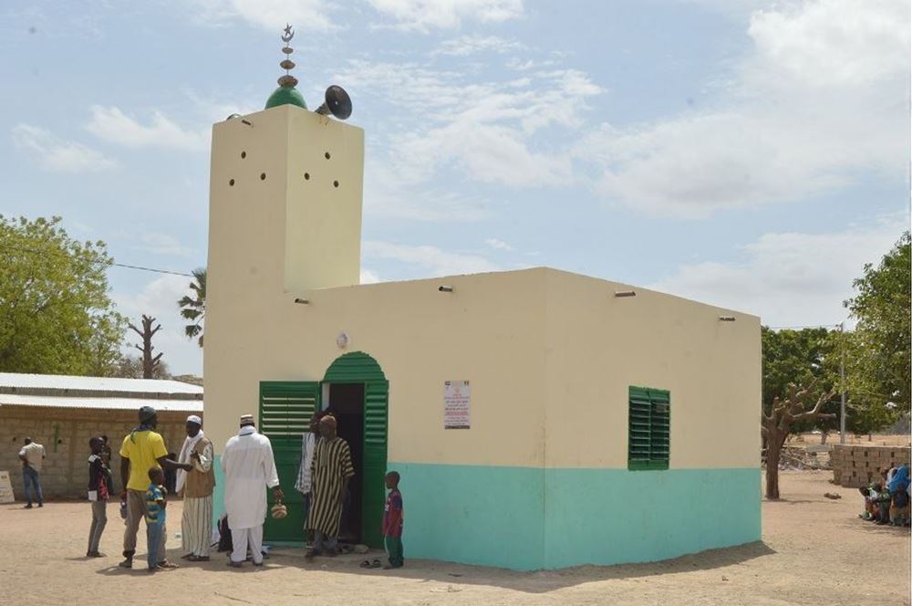 صورة بناء مسجد - سعديه ابراهيم - يرحمها الله