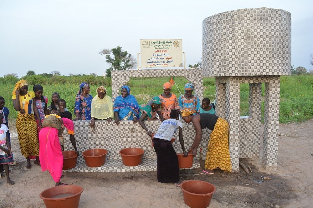 Picture of Digging the well of Muhammad Ahmad Al Hammadi and Amina, the wife of Abdul Hamid Muhammad, and their family and grandchildren, may God have mercy on them