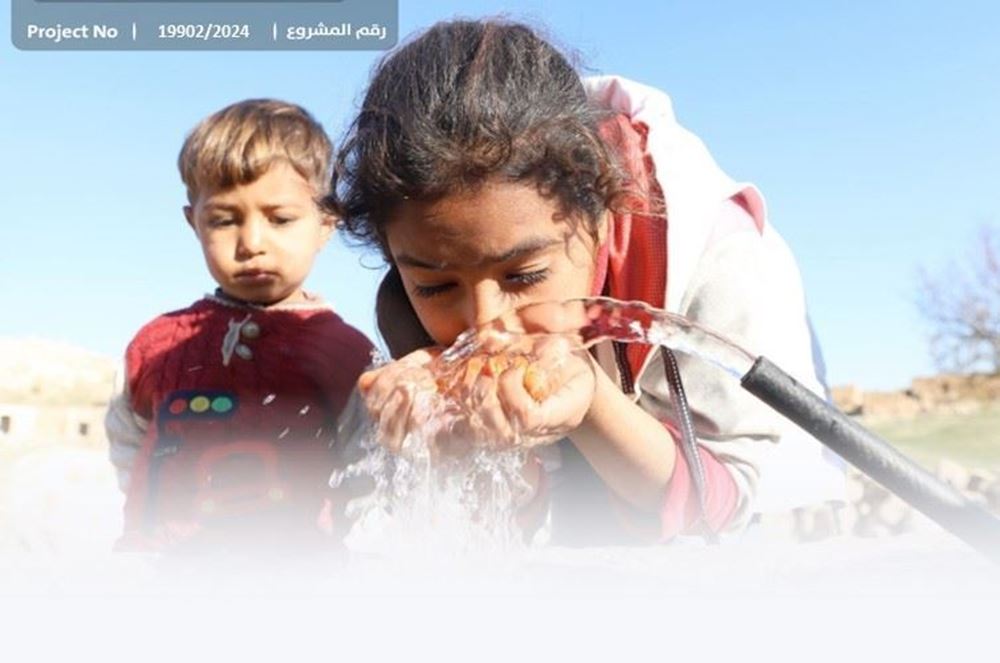 Picture of Distributing drinking water to Syrian refugees using tankers